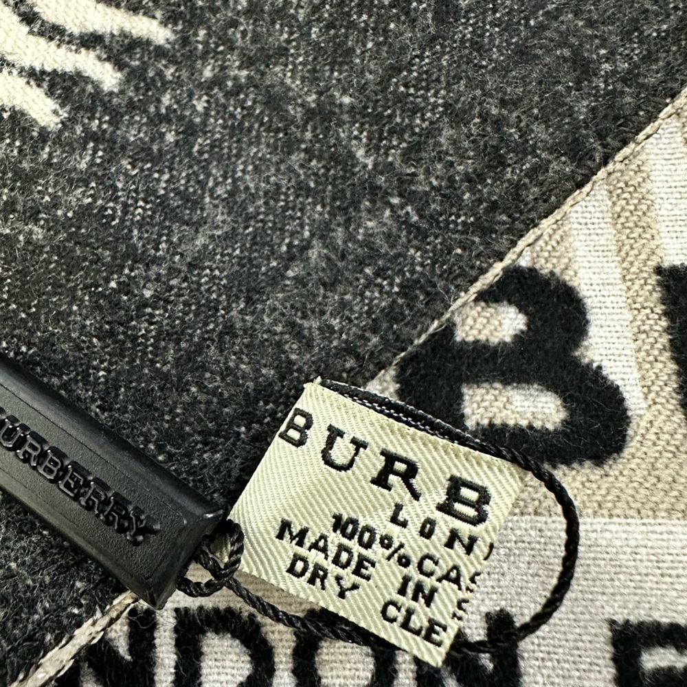 “Authentic” Burberry Beige and Black Scarf - Picture 7 of 8